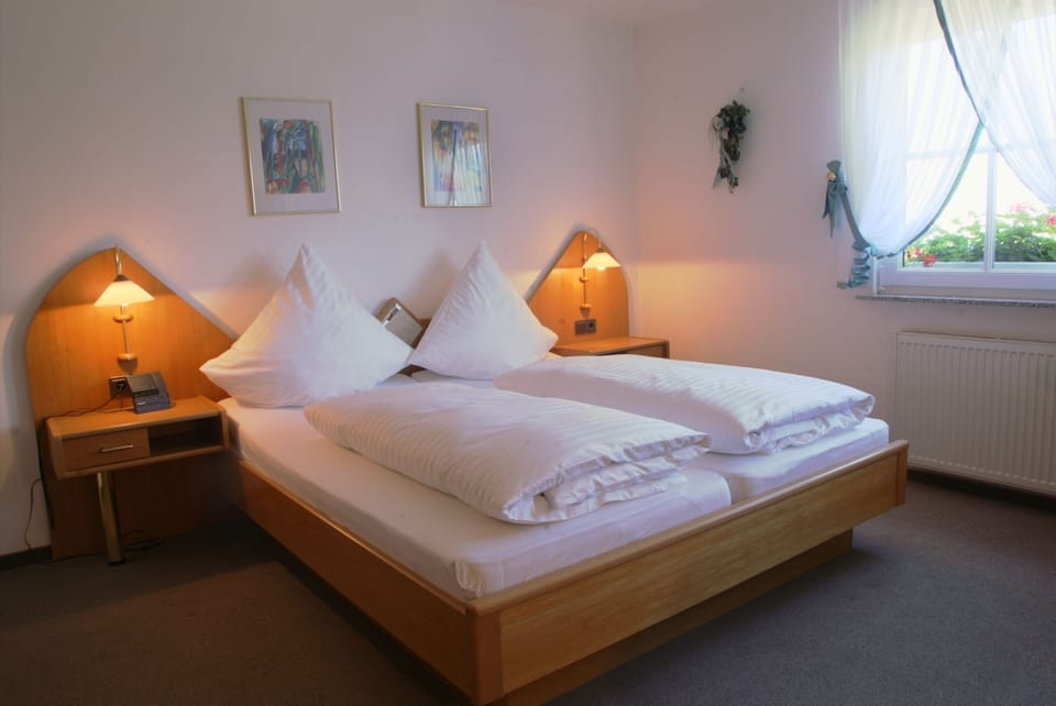 Standard Double or Twin Room | In-room safe, desk, soundproofing, free cribs/infant beds