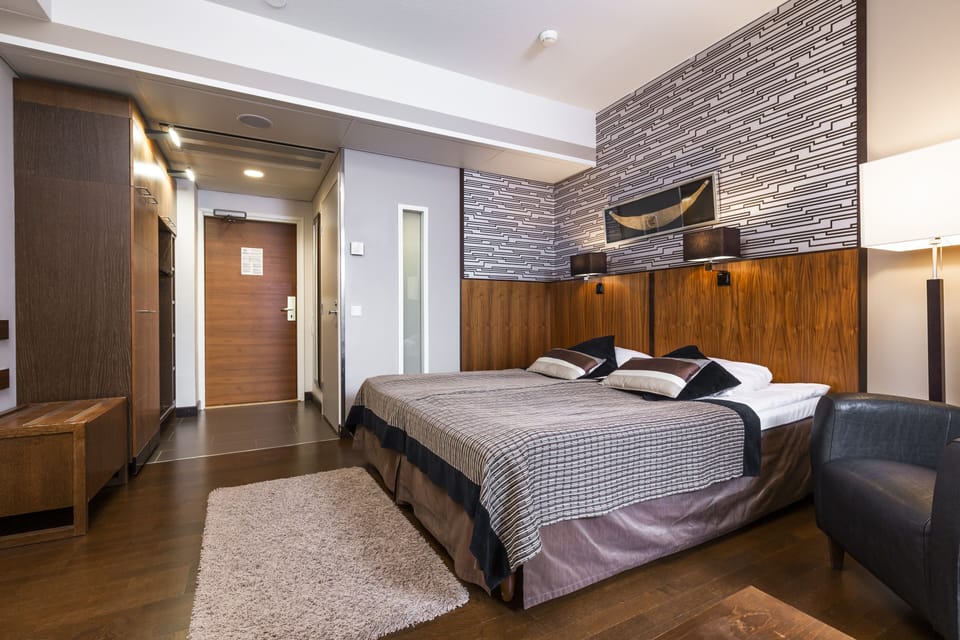 Desk, WiFi (free), bed sheets