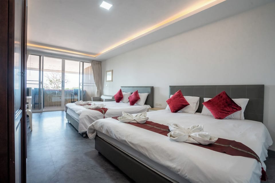 Superior 2Beds with Shower | Desk, free WiFi
