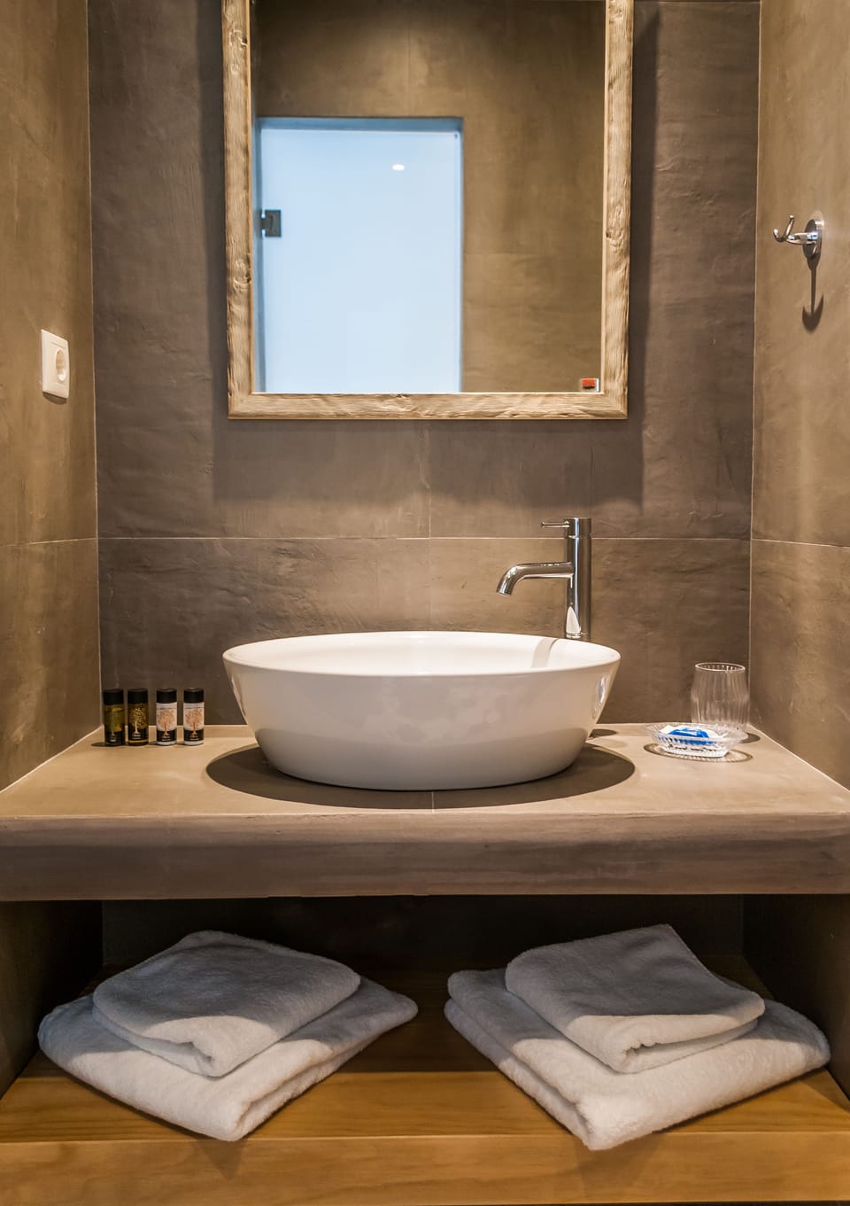 Junior Suite, Max 3 | Bathroom | Free toiletries, hair dryer, slippers, towels