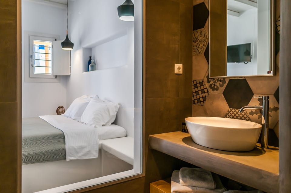 Junior Suite, Max 2 | In-room safe, individually decorated, desk, soundproofing