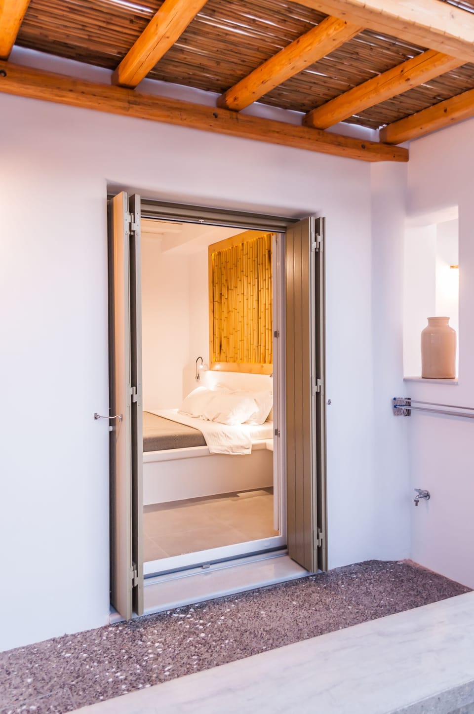 Deluxe Suite | In-room safe, individually decorated, desk, soundproofing