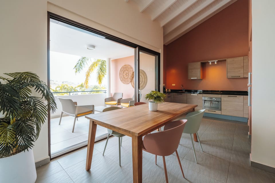 Garden Apartment 2 bedroom | Private kitchen | Full-size fridge, microwave, oven, stovetop