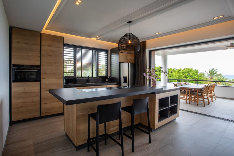 Beach Front Luxury Apartment 2 bedroom | Private kitchen | Full-size fridge, microwave, oven, stovetop