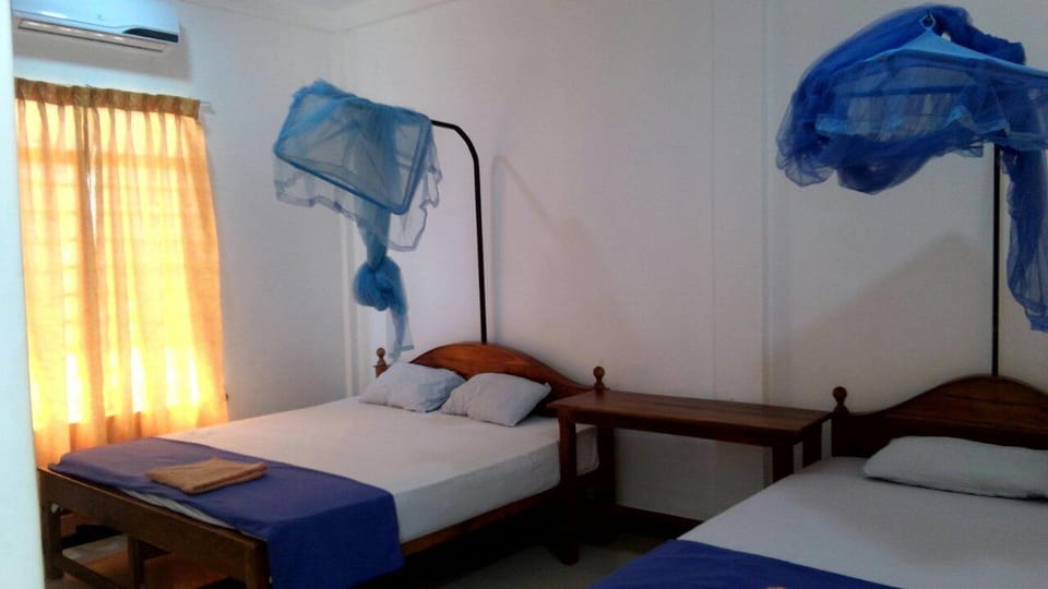 Basic Double or Twin Room, Garden View | Premium bedding, in-room safe, desk, iron/ironing board
