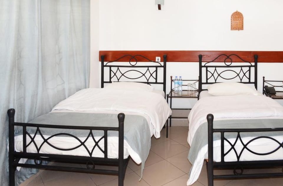 Twin Room | In-room safe, desk, iron/ironing board, free WiFi