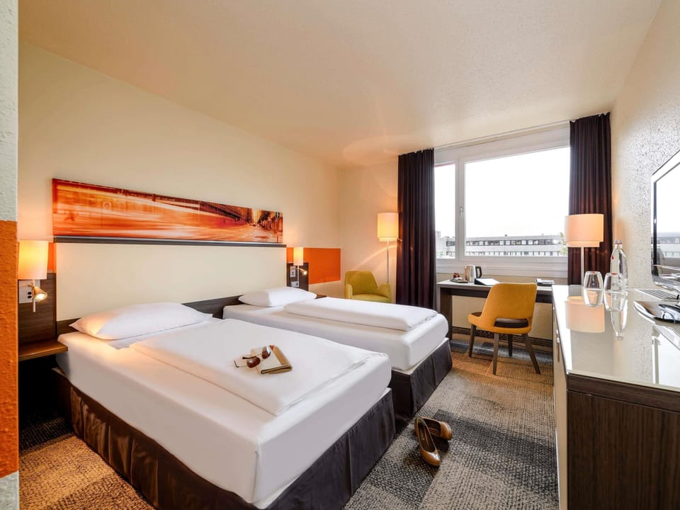 Standard Room, 2 Twin Beds | Premium bedding, down comforters, in-room safe, desk