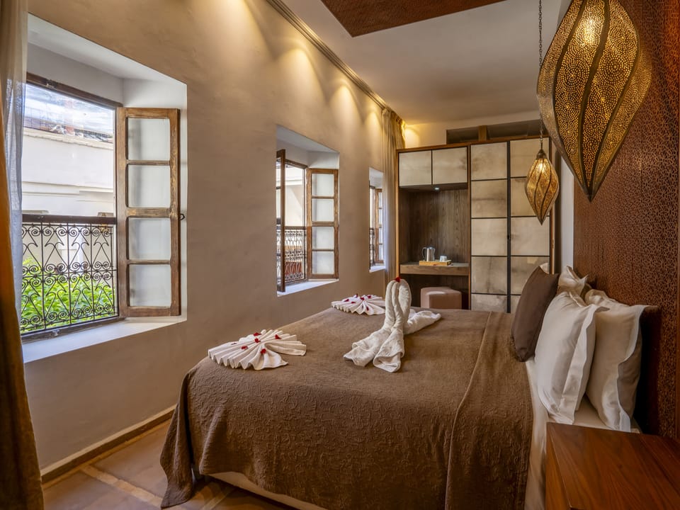 Egyptian cotton sheets, premium bedding, memory foam beds, minibar
