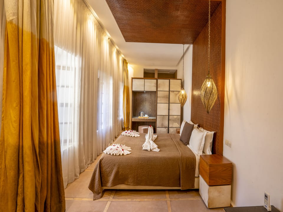Grand Suite | Egyptian cotton sheets, premium bedding, memory foam beds, minibar