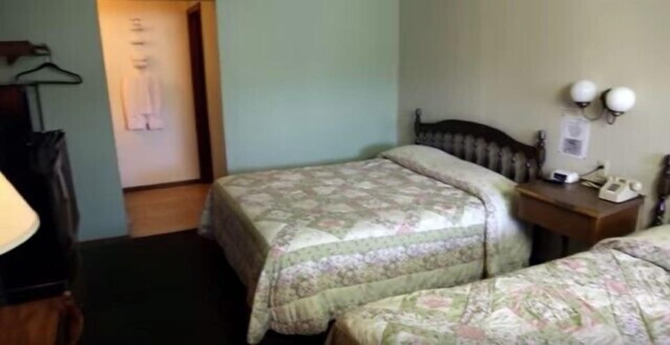Desk, iron/ironing board, rollaway beds (surcharge), WiFi (free)