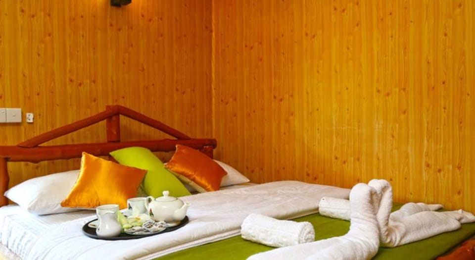 Twin Chalet | Minibar, iron/ironing board, free rollaway beds, free WiFi