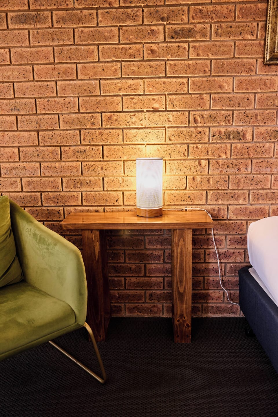 Deluxe Room, 1 King Bed | Premium bedding, desk, iron/ironing board, free WiFi