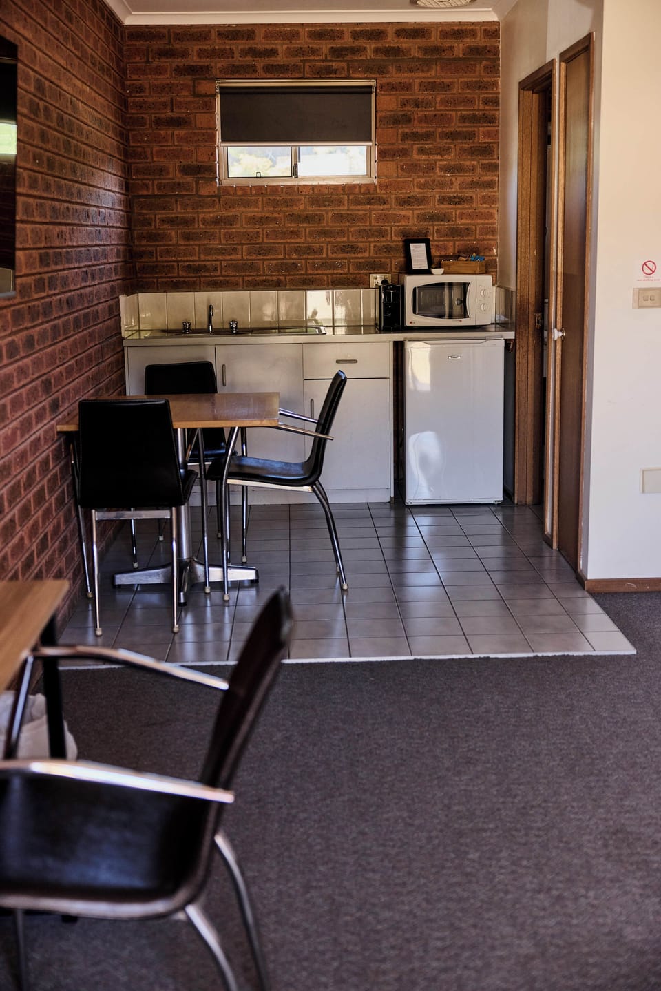 Deluxe Triple Room | Bathroom | Free toiletries, hair dryer, towels, soap