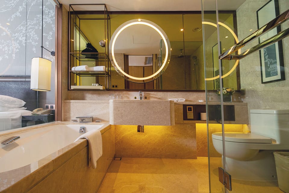 Room, 2 Twin Beds | Bathroom | Combined shower/tub, free toiletries, hair dryer, bathrobes