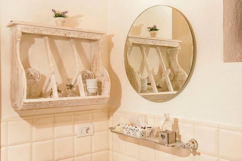 Double Room | Bathroom shower