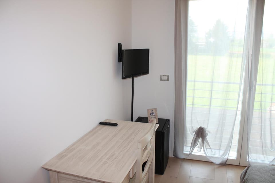 Classic Double Room, 1 Double Bed, Private Bathroom, Garden View | In-room safe, blackout drapes, free WiFi, bed sheets