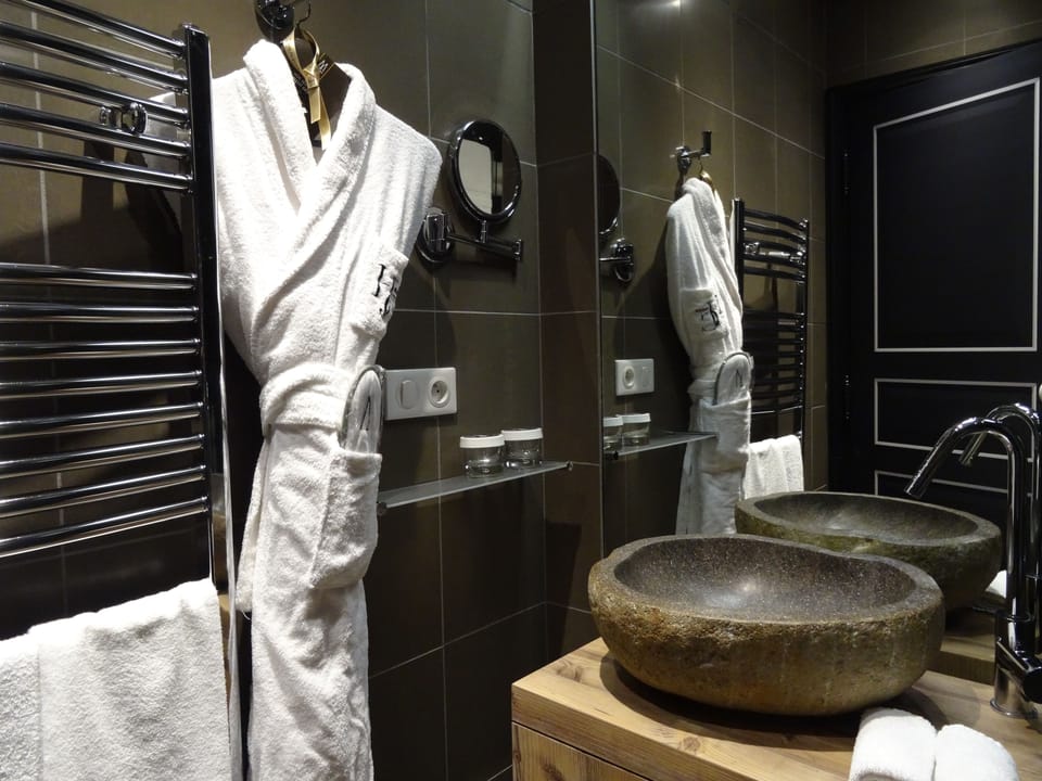 Superior Double Room, 1 Double Bed | Bathroom amenities | Eco-friendly toiletries, hair dryer, bathrobes, slippers