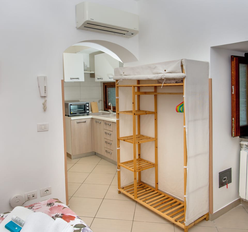 Studio | Minibar, individually decorated, individually furnished, desk