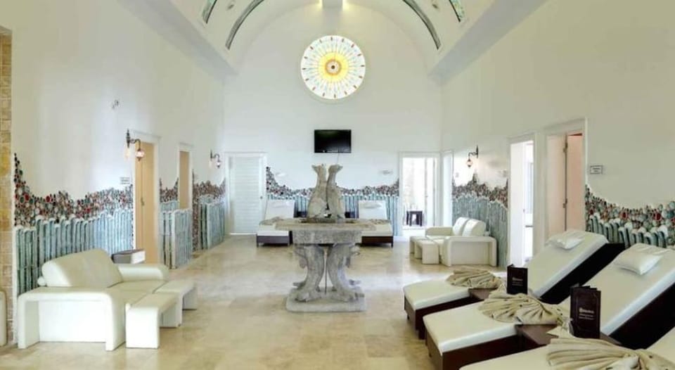 Sauna, steam room, hot springs, Turkish bath, aromatherapy