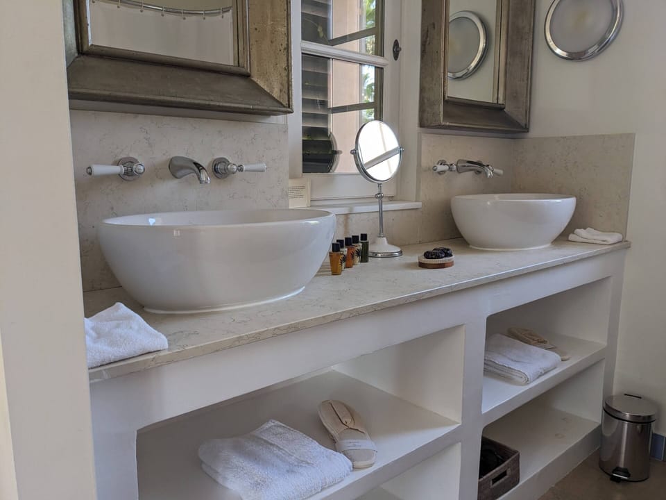 Luxury Double or Twin Room, Terrace (Fond de cour) | In-room safe, desk, iron/ironing board, free WiFi