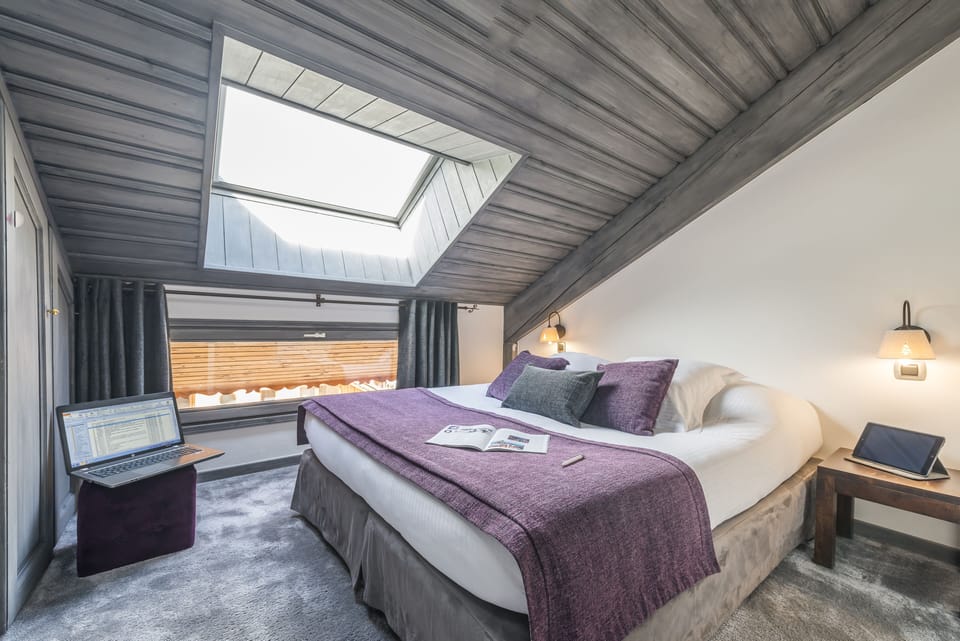 Room (Small) | Premium bedding, minibar, in-room safe, free WiFi
