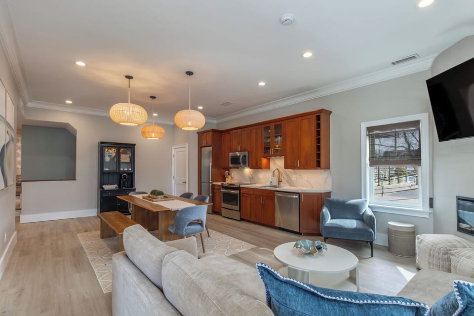 Luxury Condo, 3 Bedrooms, Balcony, Harbor View | Living area | Flat-screen TV