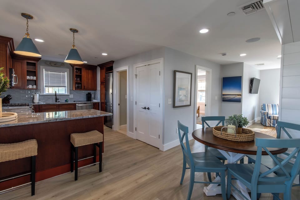 Luxury Condo, 3 Bedrooms, Fireplace, Harbor View | Living area | Flat-screen TV