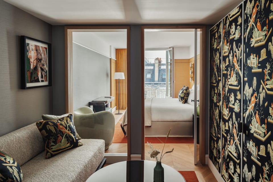 Executive Suite | Premium bedding, minibar, in-room safe, desk