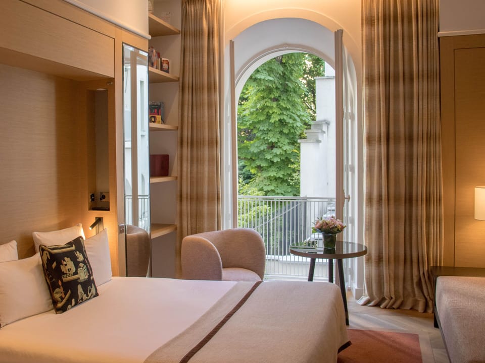 Premium bedding, minibar, in-room safe, desk