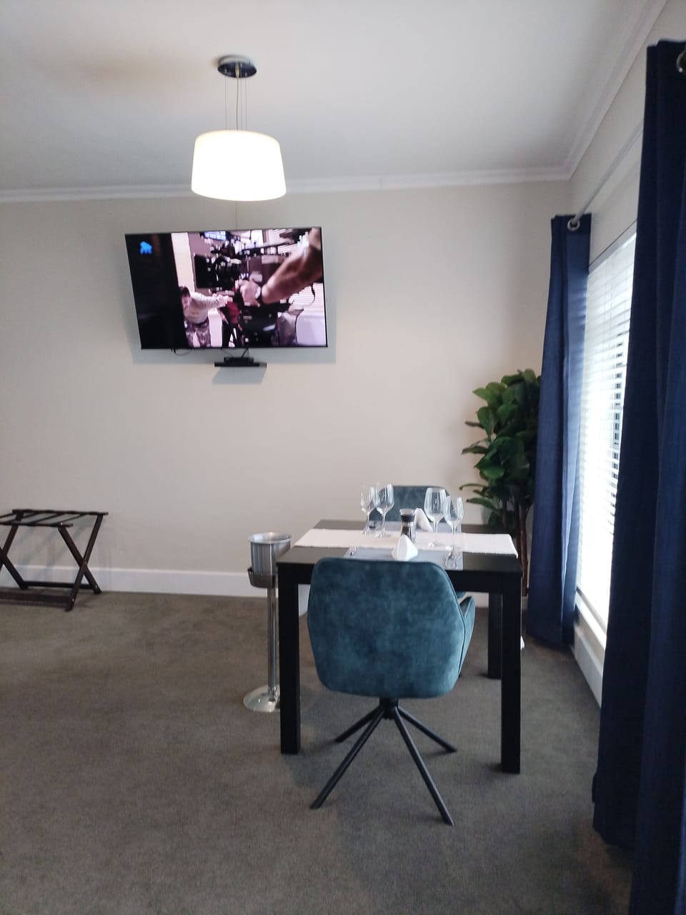 Executive Suite | In-room dining