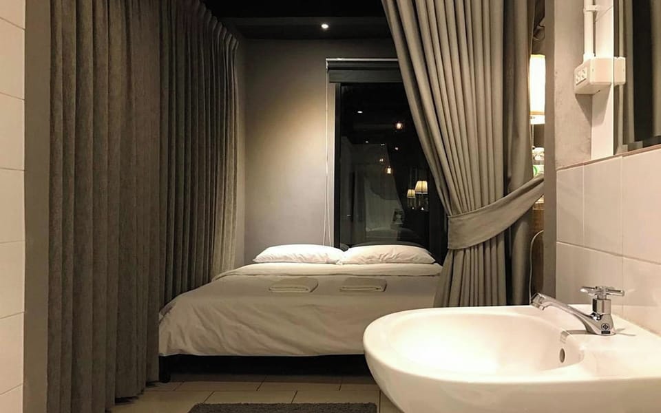 Standard Room | Desk, free WiFi, bed sheets