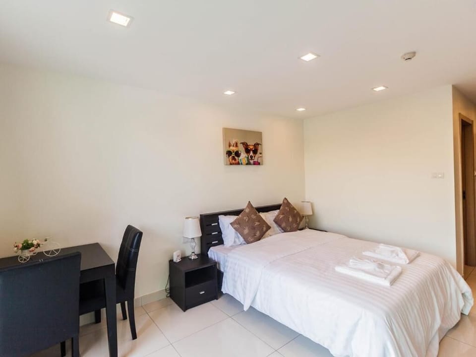 Studio Room  | In-room safe, blackout drapes, free WiFi