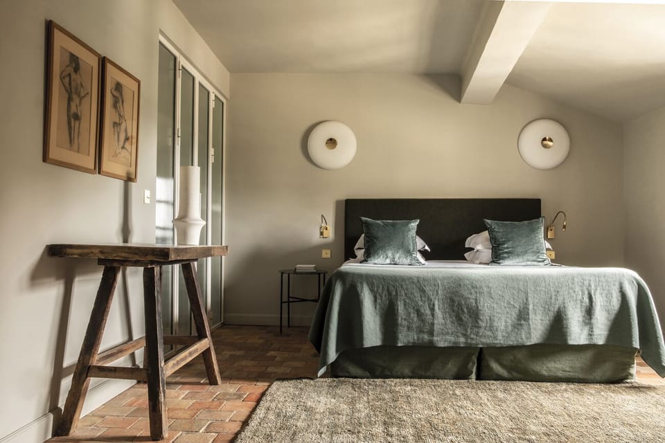 Room (Prestige) | Premium bedding, minibar, in-room safe, desk