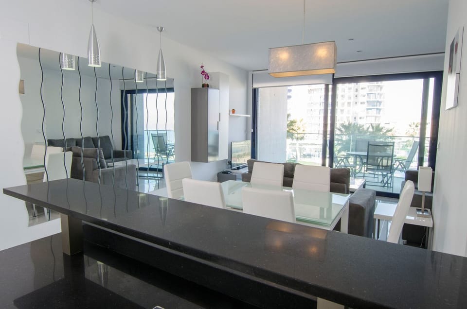 Apartment, 2 Bedrooms, Terrace, Sea View | Dining room