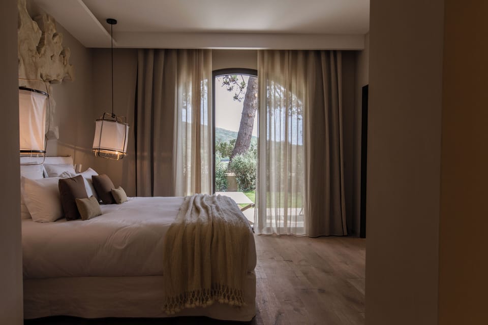 Villa Capraia | Premium bedding, minibar, in-room safe, desk