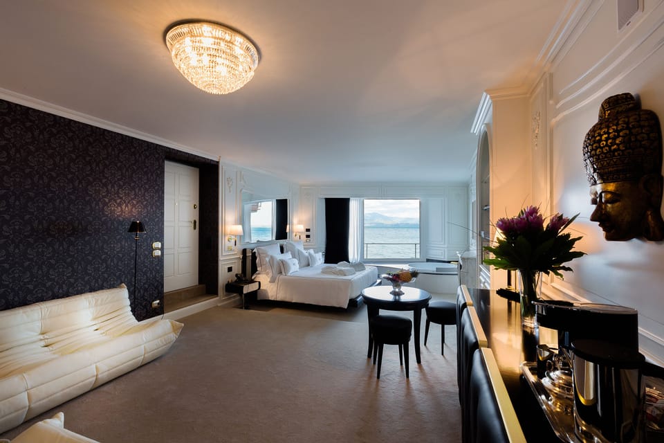 Luxury Suite, Hot Tub, Lake View (SPA) | Frette Italian sheets, premium bedding, down comforters