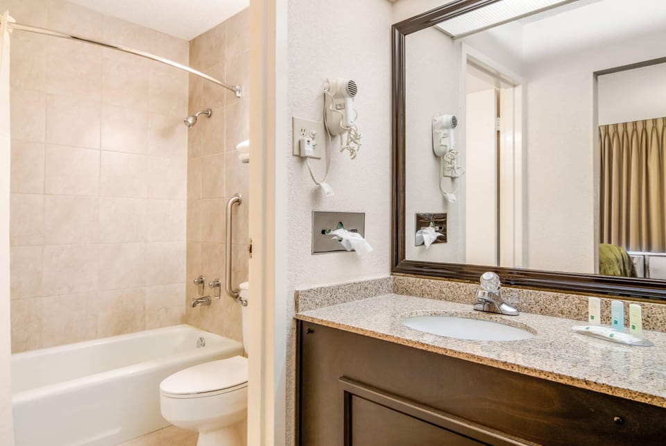 Quality Inn Suwanee I-85 Hotel in Suwanee