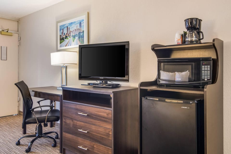 In-room safe, desk, laptop workspace, iron/ironing board