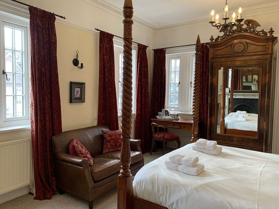 Double Room (Four Poster) | Desk, free WiFi, bed sheets