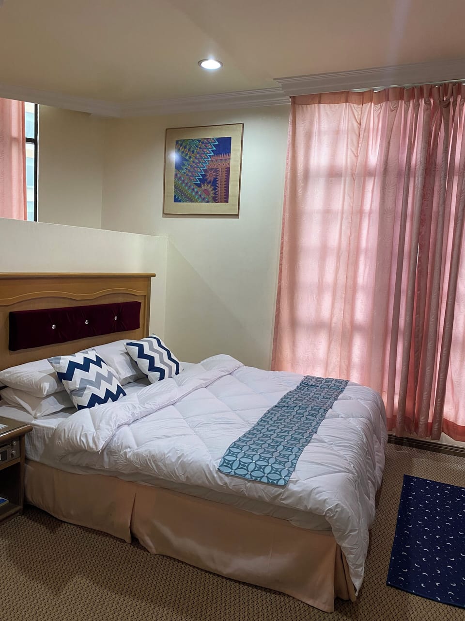Sem Suite | Desk, iron/ironing board (on request), rollaway beds (surcharge)