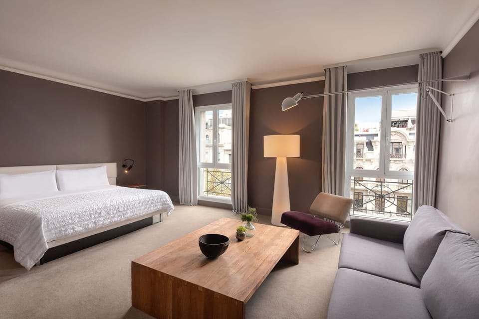 Junior Suite, 1 King Bed | Hypo-allergenic bedding, minibar, in-room safe, desk