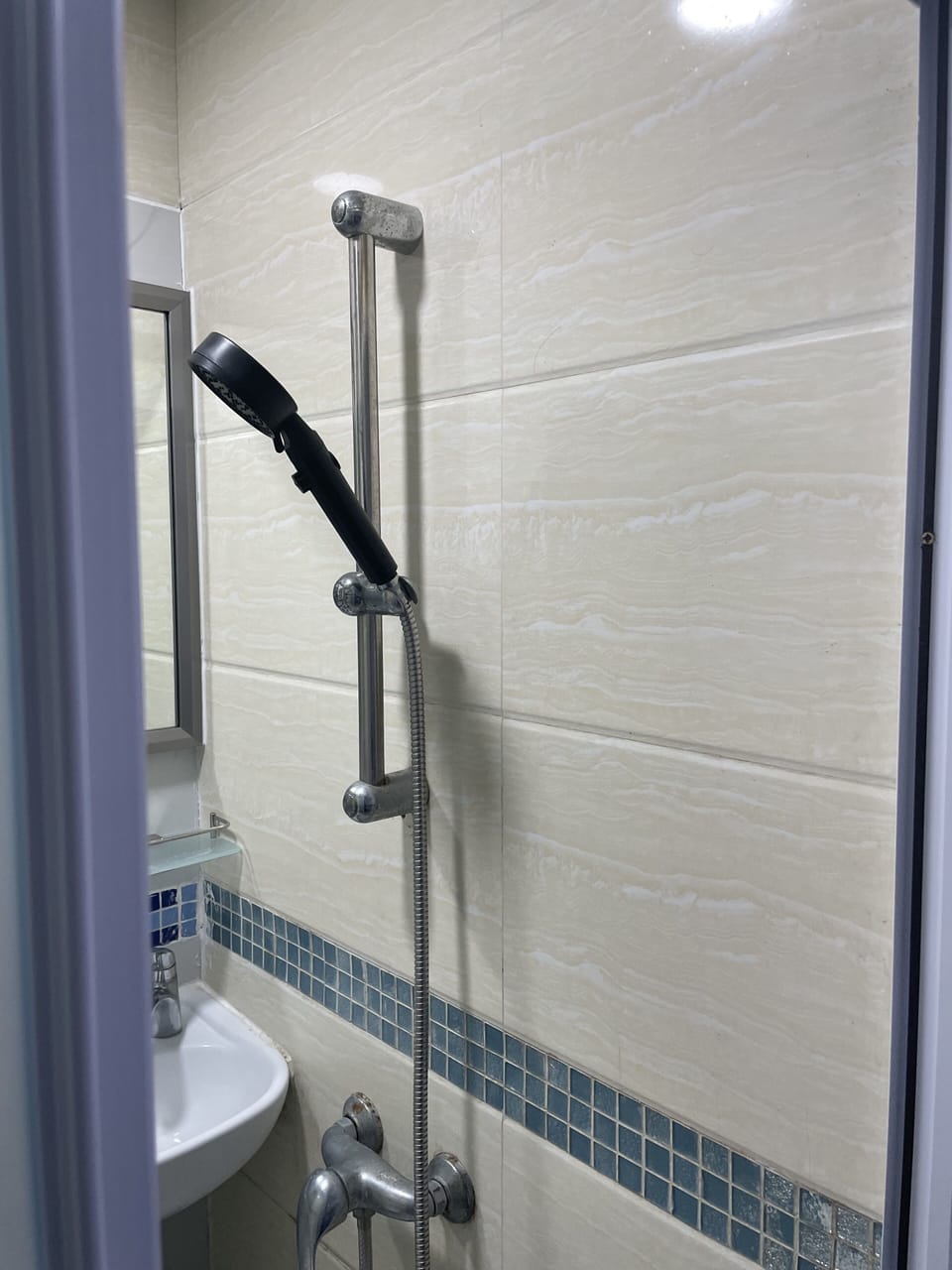 Basic Single Room | Free WiFi, bed sheets, wheelchair access