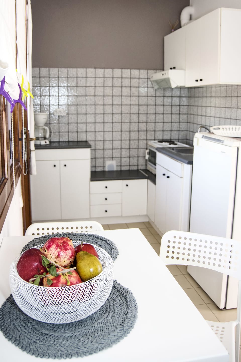 Superior Apartment, 1 Bedroom, Sea View | Private kitchen | Fridge, oven, stovetop, coffee/tea maker