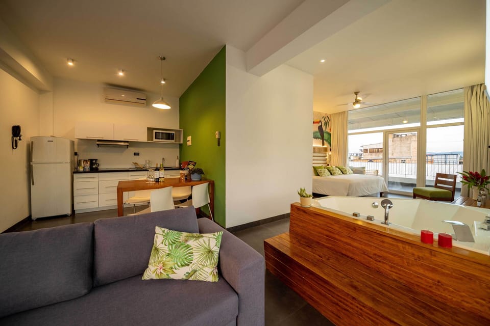 Premium Suite | Premium bedding, in-room safe, laptop workspace, soundproofing
