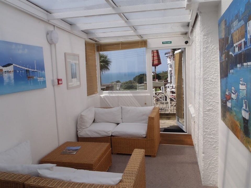 Room, Private Bathroom (8 Bedroom House) | Miscellaneous