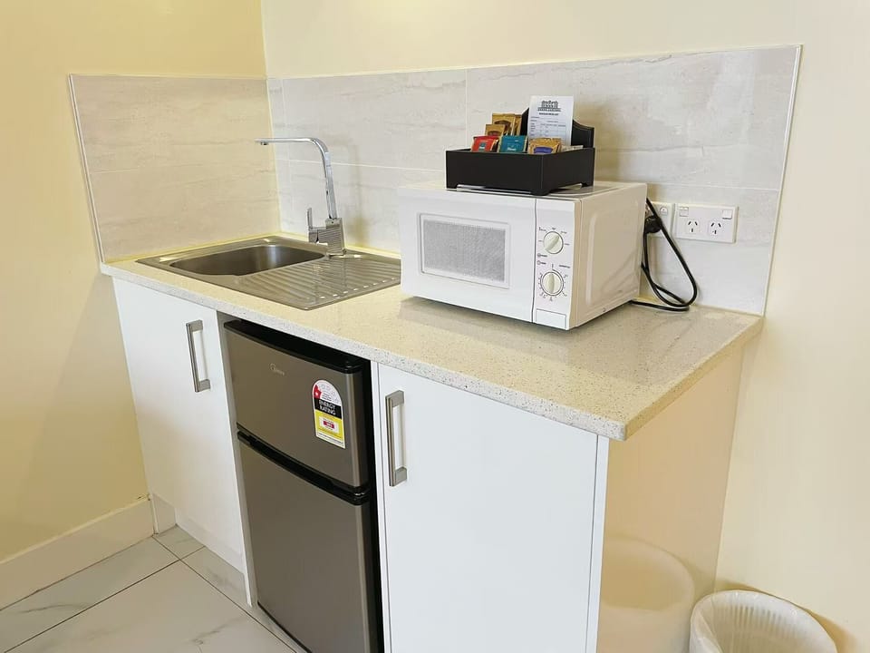 Standard Double Room, 1 Double Bed, Accessible, Kitchenette | Private kitchen | Fridge, electric kettle