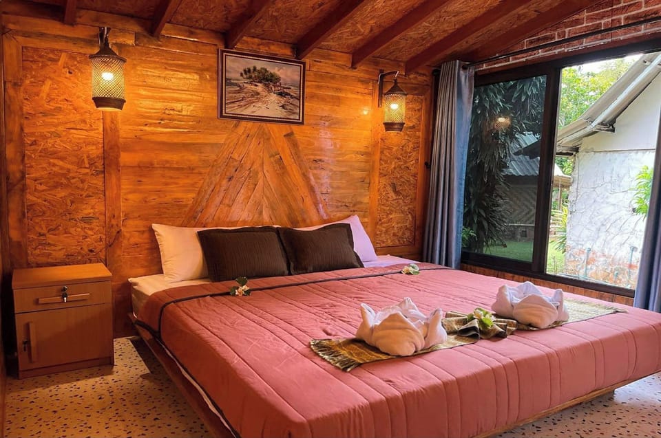 Bungalow, Sea View | Desk, rollaway beds