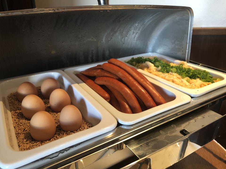 Daily buffet breakfast for a fee