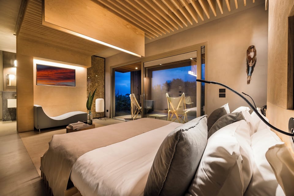 Bungalow, 1 Queen Bed (2 pax) | Minibar, in-room safe, soundproofing, free WiFi
