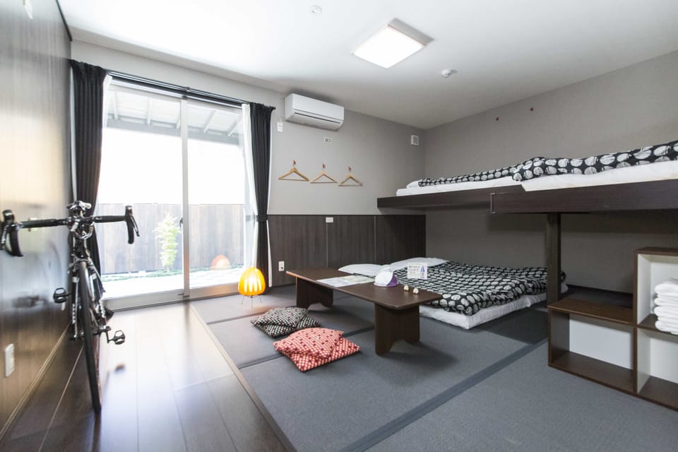 Private 5 Beds room, Shared Toilet and Shower | Soundproofing, rollaway beds (surcharge), WiFi (free), bed sheets